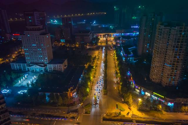 炸裂的朋友圈,炸裂了