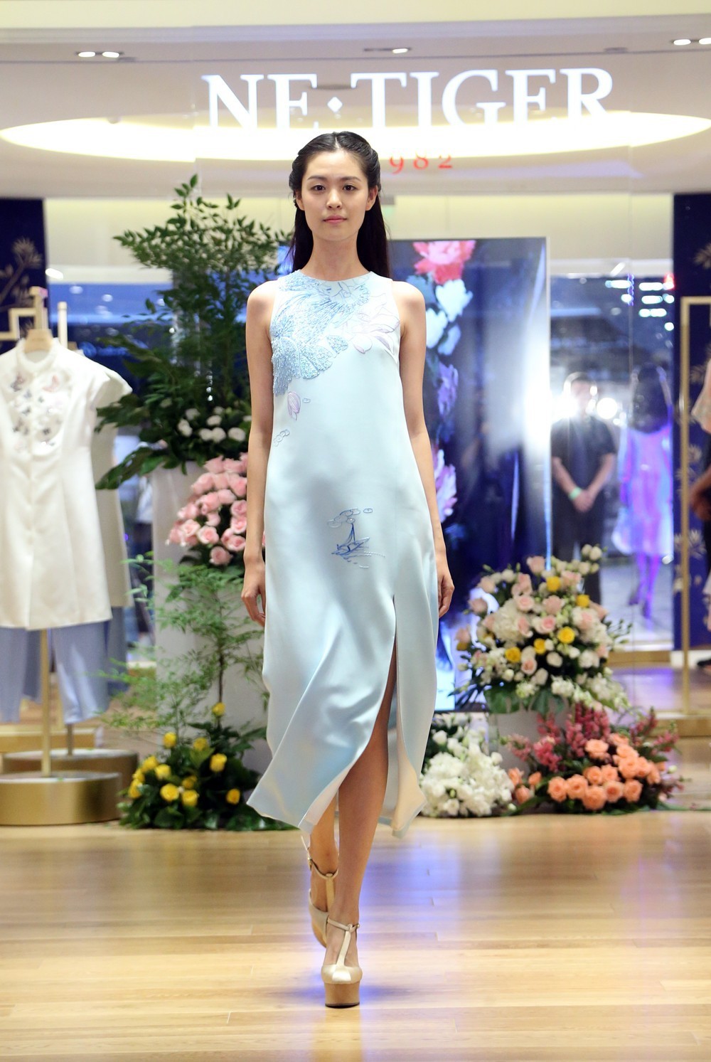 尚品|美衣、美食、美酒、美人,去NE·TIGER高级成衣店享受“四美”!