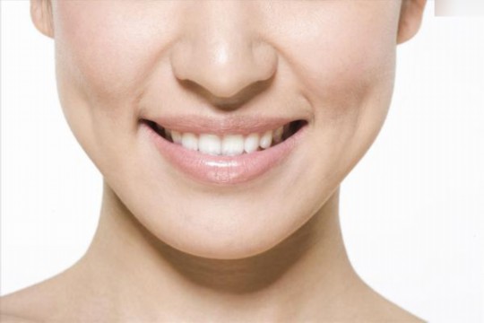 脸胖如何瘦成骨感,脸胖怎么瘦下来练背