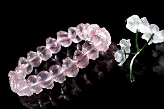 绿粉晶原石价值多少,草莓晶粉晶哪个价值高