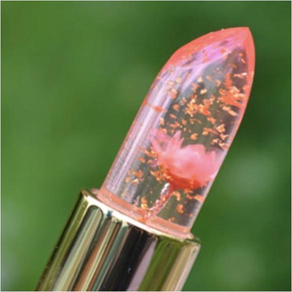 没什么事是一支口红解决不了的,没有什么事是一支烟解决不了的