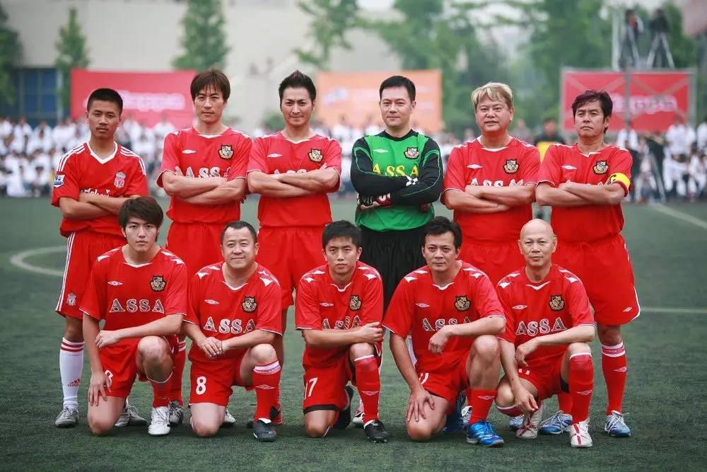 鹿晗踢球明星队,鹿晗踢球什么水平