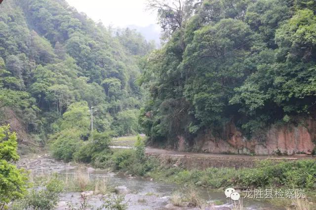 从群众中来，到群众中去——龙胜县检察院认真开展精准扶贫工作