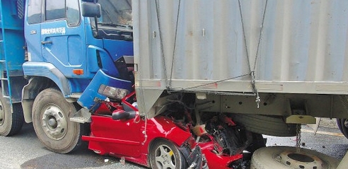 新手下雨天跑高速注意什么呢,新手开夜车上高速注意哪些事项