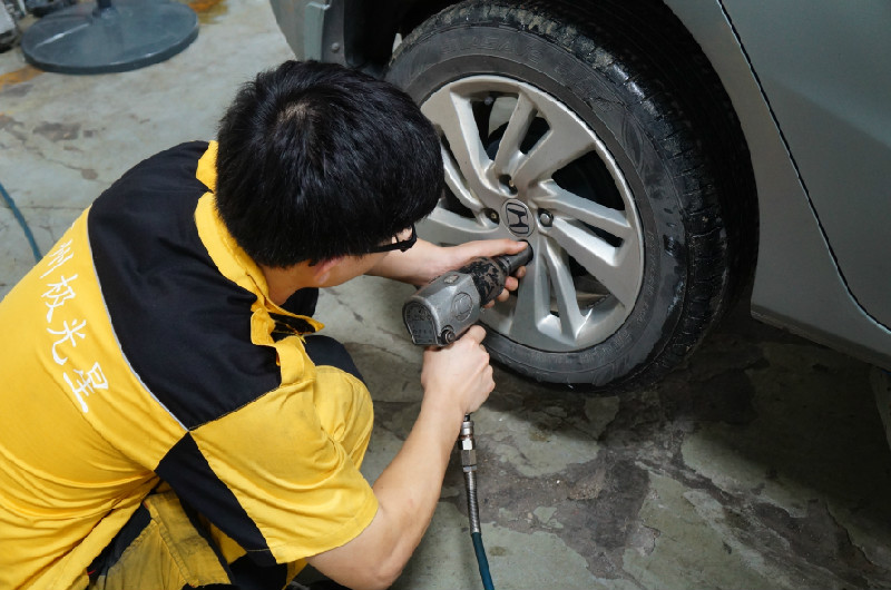 天上掉轮胎,倍耐力新p1轮胎测评视频