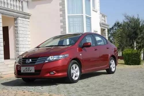 开比亚迪各车型都什么人,开什么样的车一看就没钱比亚迪