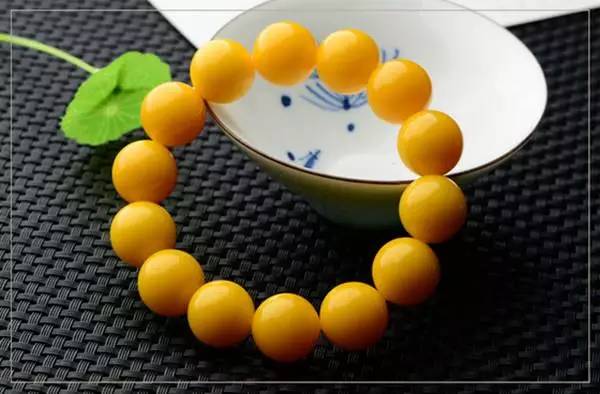 真正的蜜蜡是啥样的,蜜蜡这种东西你真的懂吗