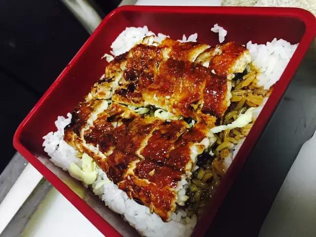 老板跑日本8年，只为带回太原最正的日料！花钱日下不如花钱月下