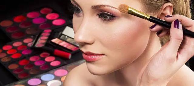 渣男约会让美女买单,渣男约会故意让女人买单