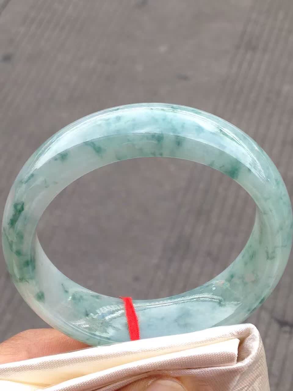 翡翠货源小程序,做翡翠微商要怎么扩大人脉