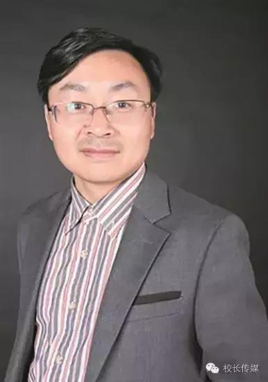 上课同学们吵闹你该怎么做,上课学生吵闹老师如何处理