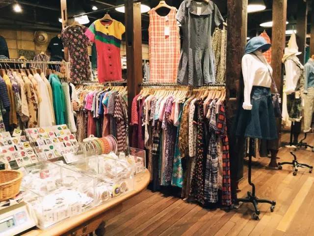 去韩国必买衣服店铺,韩国留学生去首尔便利店