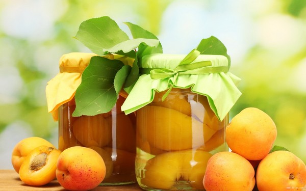 杏有滑胎的作用吗,有因为吃杏滑胎的吗