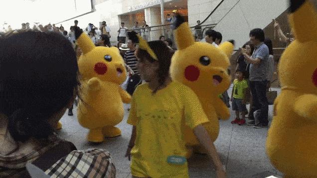 在家里玩pokemongo,现在还能玩pokemongo