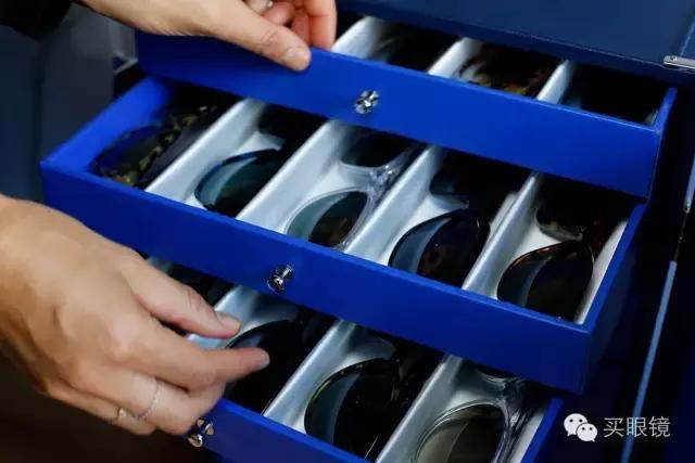 这个才创立一年的眼镜品牌刚上线就售罄了，她是怎么做到的？