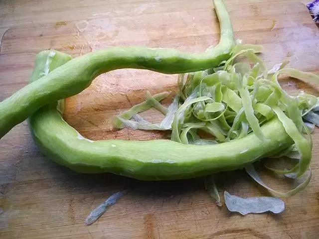 据说，渭南好多人都吃过这条青蛇！