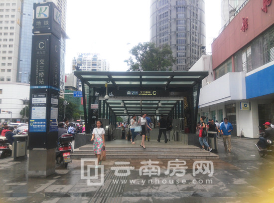 昆明地铁大屏租赁多少钱一天,昆明西山区地铁口招租