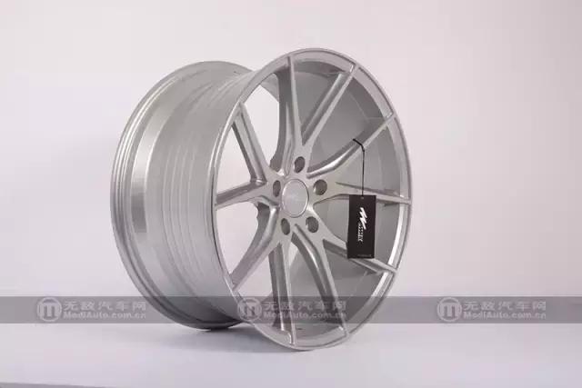 大众cc的r17寸轮圈,大众cc19寸原车轮毂上路效果