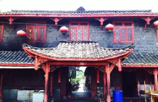 成都地铁6号线好吃的地方,郫都区犀浦地铁6号线附近美食