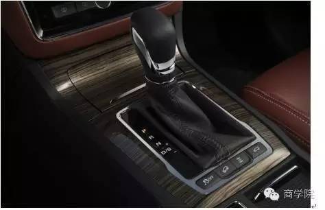 suv车型荣威大红色,suv荣威老款