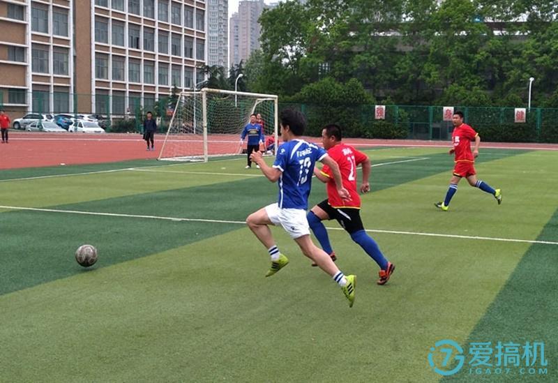 iqooneo7se和荣耀x50拍照哪个好,荣耀7i和小米5对比