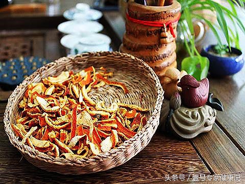 中医说舌头淡是什么原因,中医讲舌头发紫是啥原因