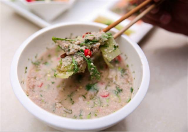 云南人吃饭蘸水,我们云南人吃啥都必须配这碗蘸水