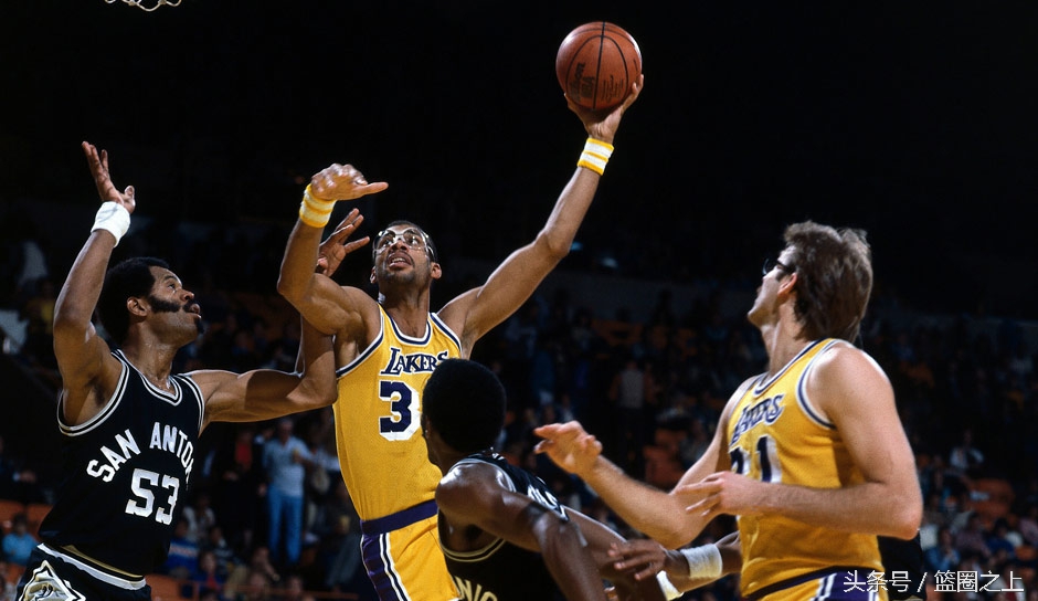 16座晃眼的冠军金杯！尽管落魄，他们才是洛城的主人！