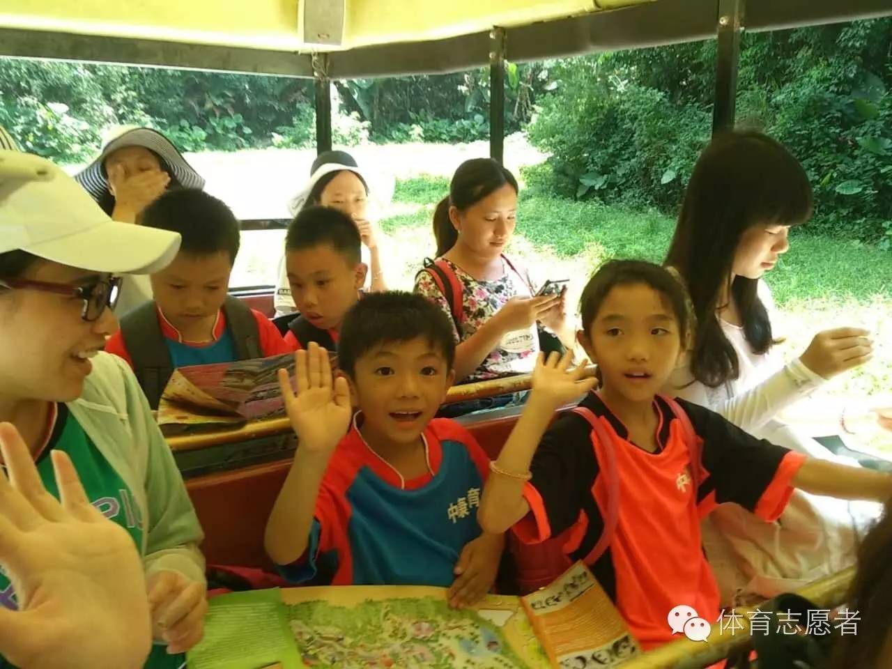 有传闻，苍老师要到6号体育公园开班，教足球，与粉丝互动？！