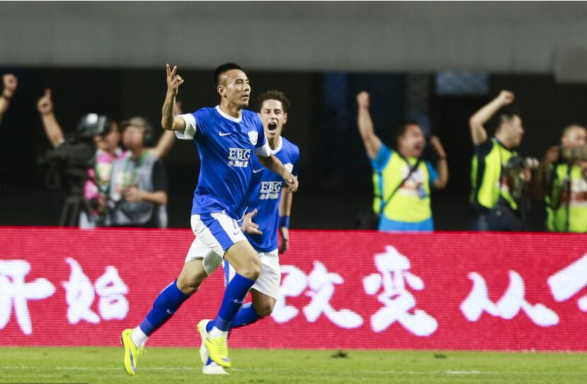 自我约束不够，他喝酒打架遭球队开除，浪子回头望国足给他一机会