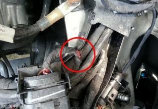 女司机车内有臭味吗,女司机车内诡异响声