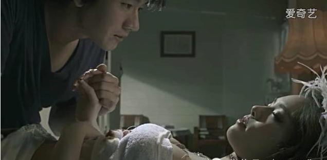 亲吻爱抚别人的新娘遭报应，这爱情来得有点重口惊悚