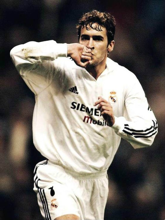 天下足球亨利经典文案完整版,天下足球经典文案解说是谁