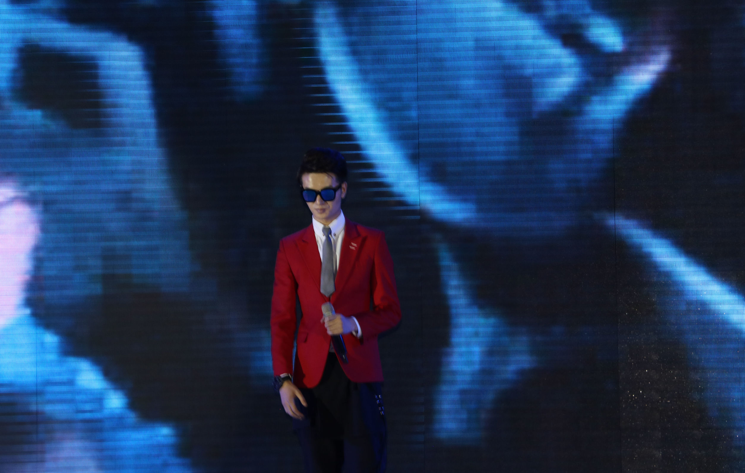 浣崇亸婕斿嚭,浼樻槑鏄熺鍚姩浠紡