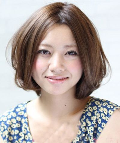 额头窄下巴宽的女人适合剪短发吗,额头宽和颧骨高怎么剪短发好看