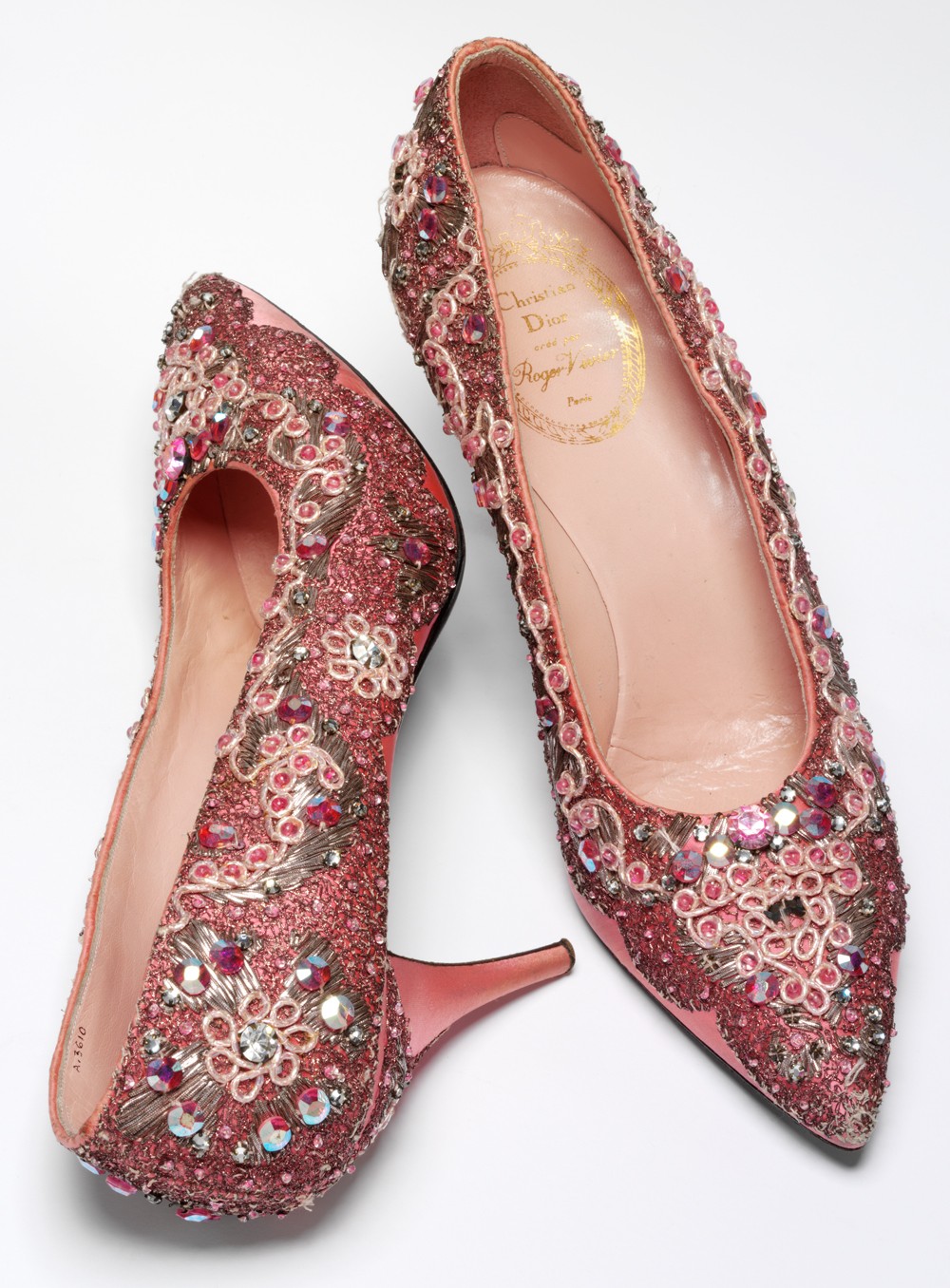 rogervivier方扣单鞋,rogervivier方扣鞋各款式