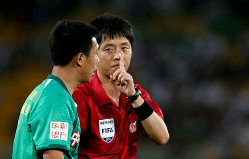盘点上赛季中超联赛的争议判罚,中超球迷评价比赛