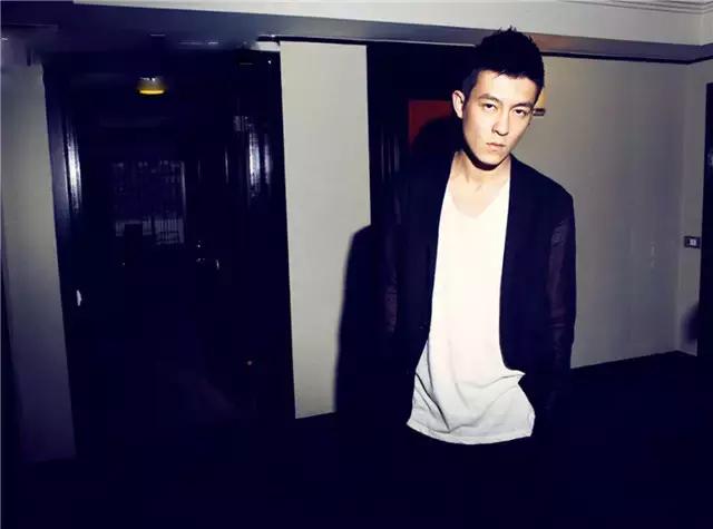 冠希哥虽然撕了女神，但我还是迷恋他