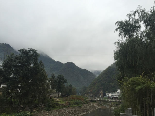 那些年，我们去金丝峡游玩路过的商南县太子坪村