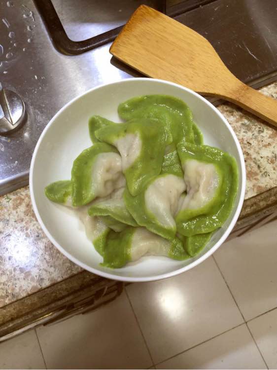 我和男朋友结婚半年了，生活当中我们俩就是谁有空谁下厨房