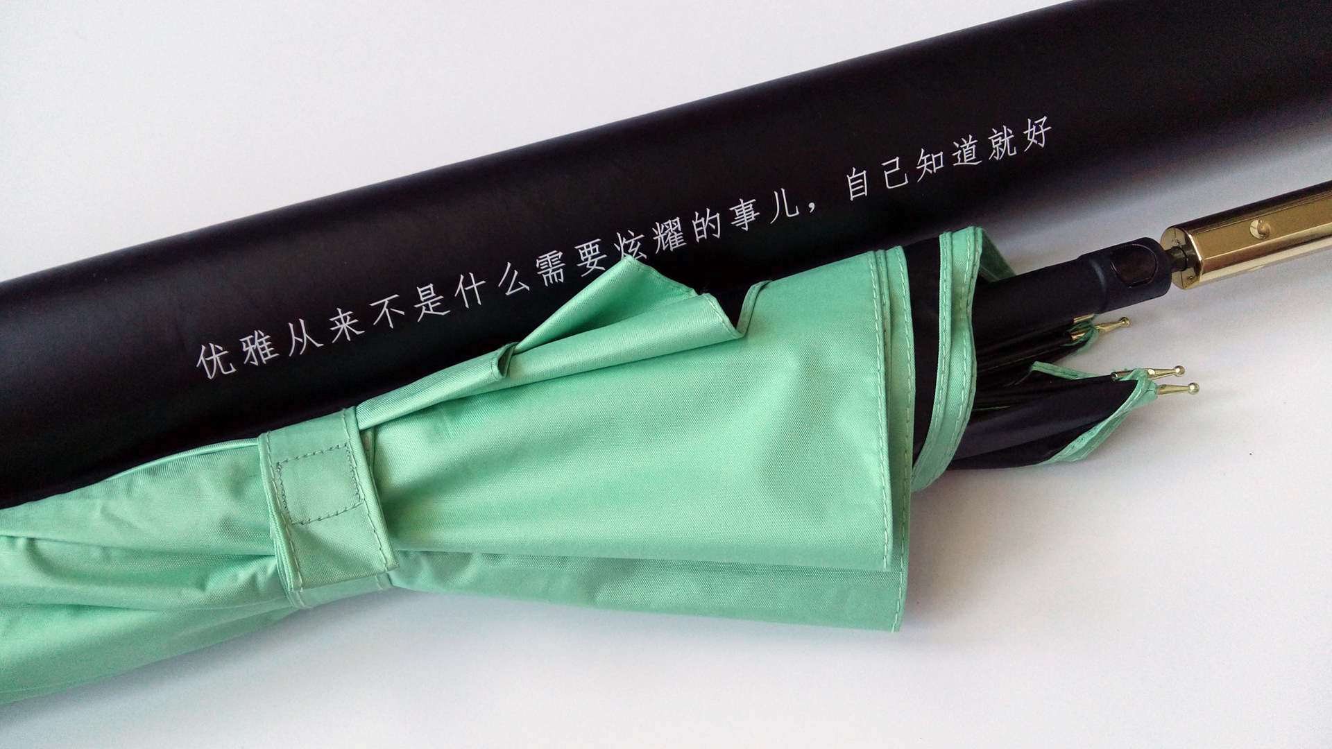 夏日里又一抹轻盈的色彩锐乐防晒超轻长伞试用手记