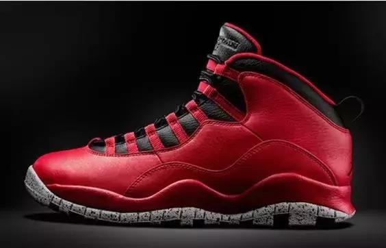 球鞋/最爱脚下那抹红，今夏潮人都得踩个它