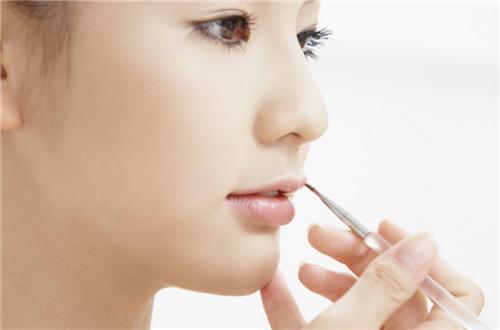 补充维生素c美白最佳食用时间,皮肤暗黄的人可以补充维生素c吗