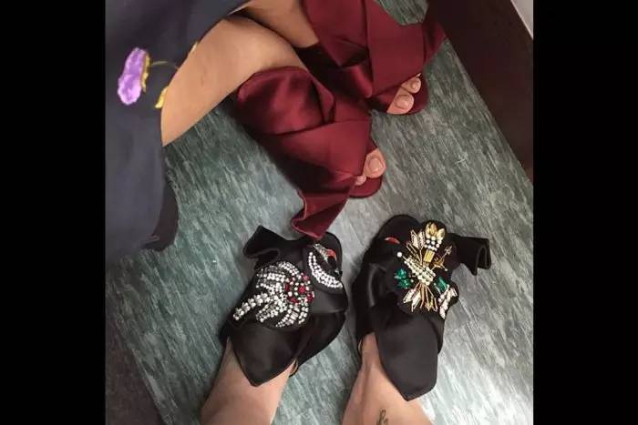 年会怎么穿衣服,年会穿什么衣服和鞋子