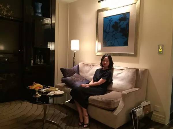 年会怎么穿衣服,年会穿什么衣服和鞋子