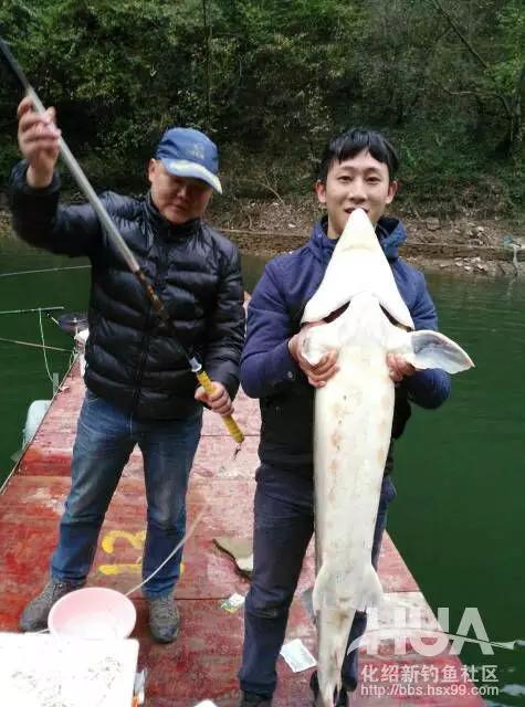 今日我们向一个时代的英雄告别