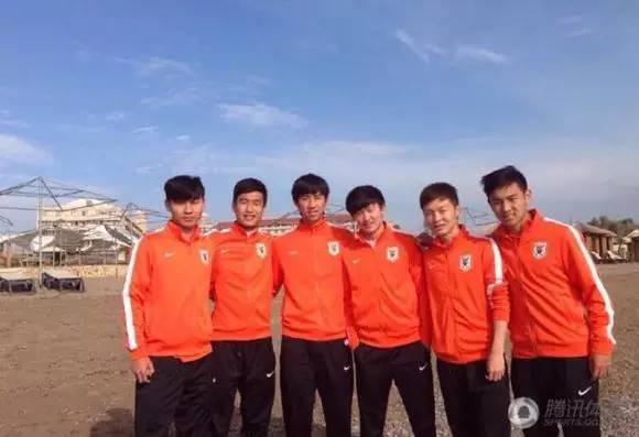 鲁能足校93黄金一代球员名单,鲁能93一代合影