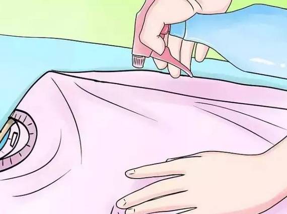 衣服褶皱没熨斗怎么办,衣服有褶皱没有熨斗怎么办