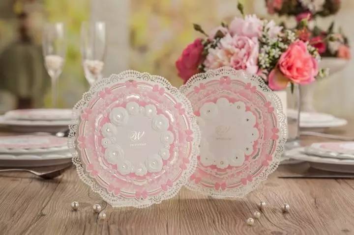 这张婚礼请柬有“毒”,还不速来围观!