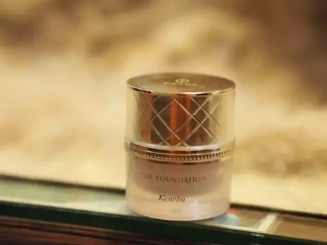 适合混油皮瑕疵多的粉底推荐,不用化妆的美颜相机